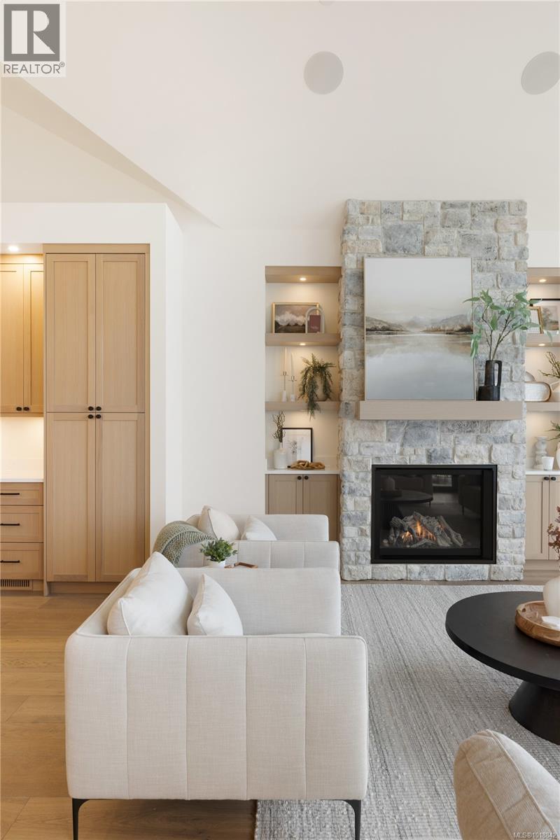  3080 Beachfront Crescent, Mill Bay