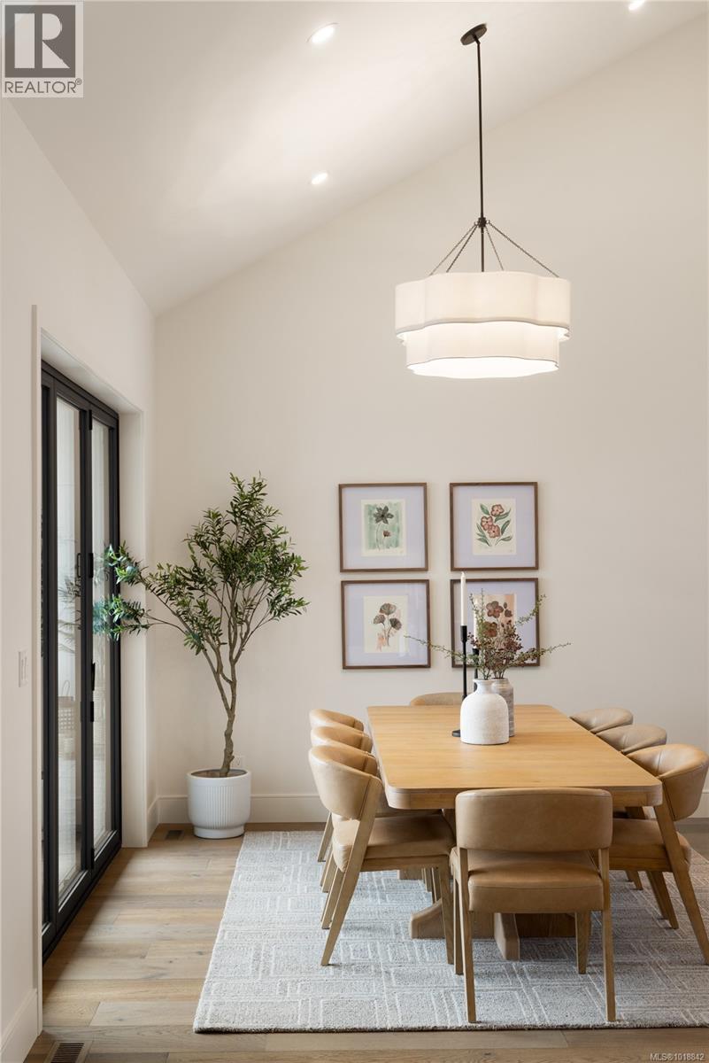  3080 Beachfront Crescent, Mill Bay