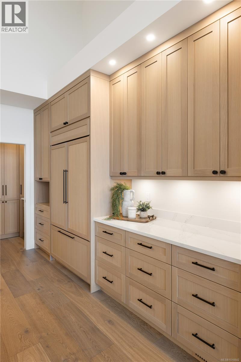  3080 Beachfront Crescent, Mill Bay