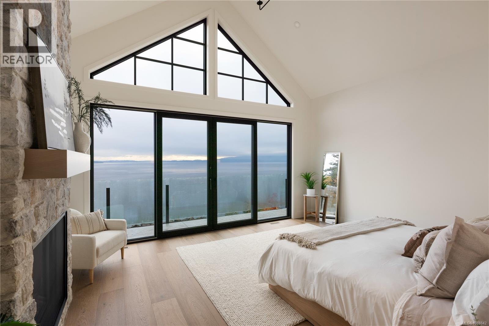  3080 Beachfront Crescent, Mill Bay