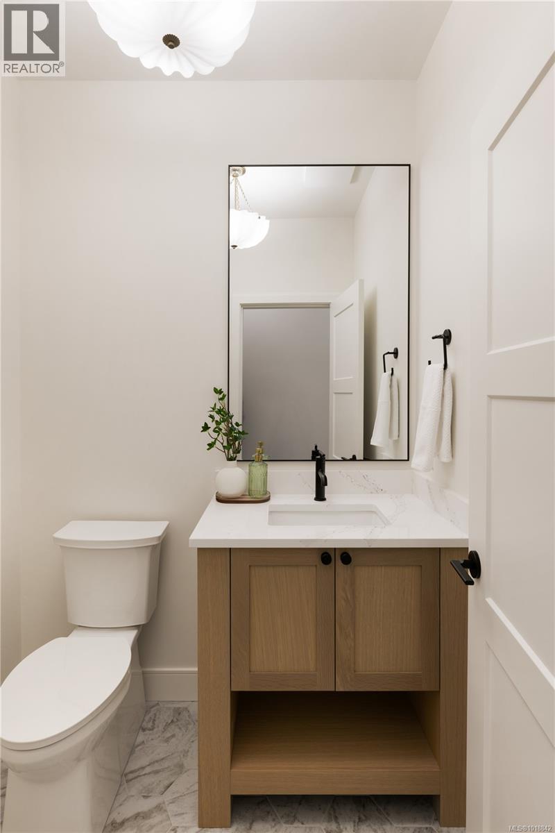  3080 Beachfront Crescent, Mill Bay