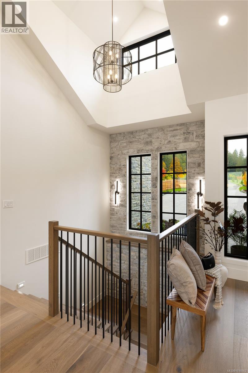  3080 Beachfront Crescent, Mill Bay