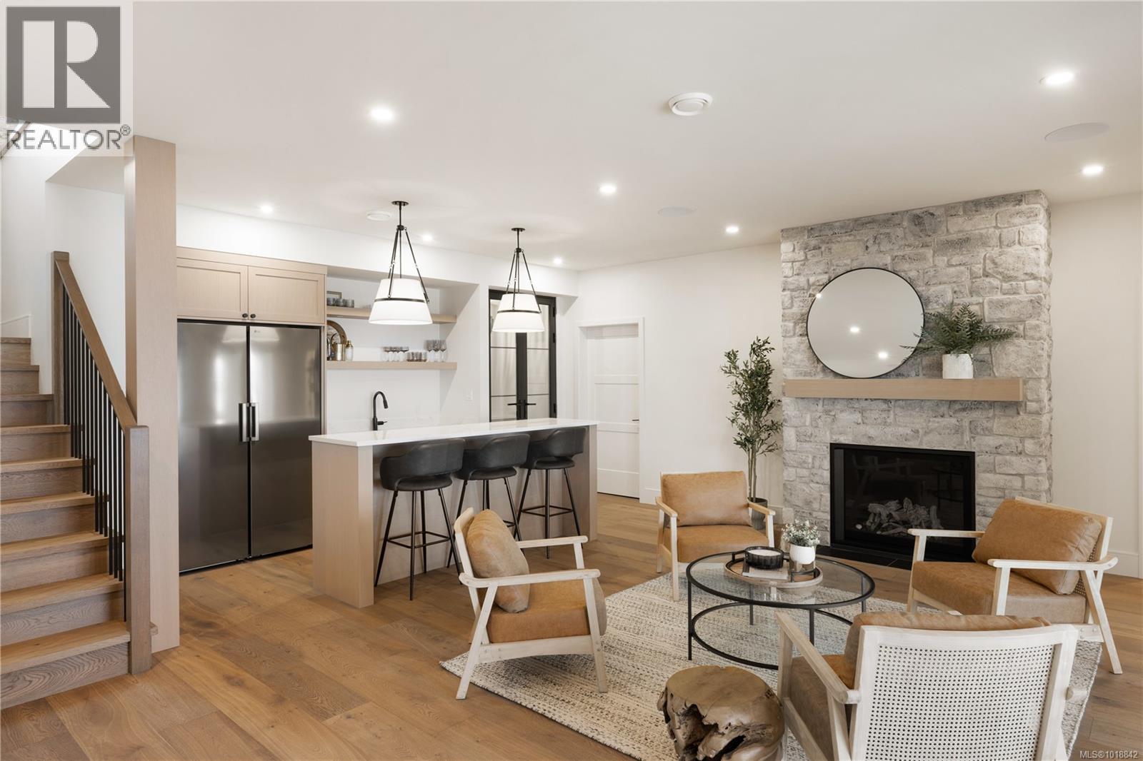  3080 Beachfront Crescent, Mill Bay