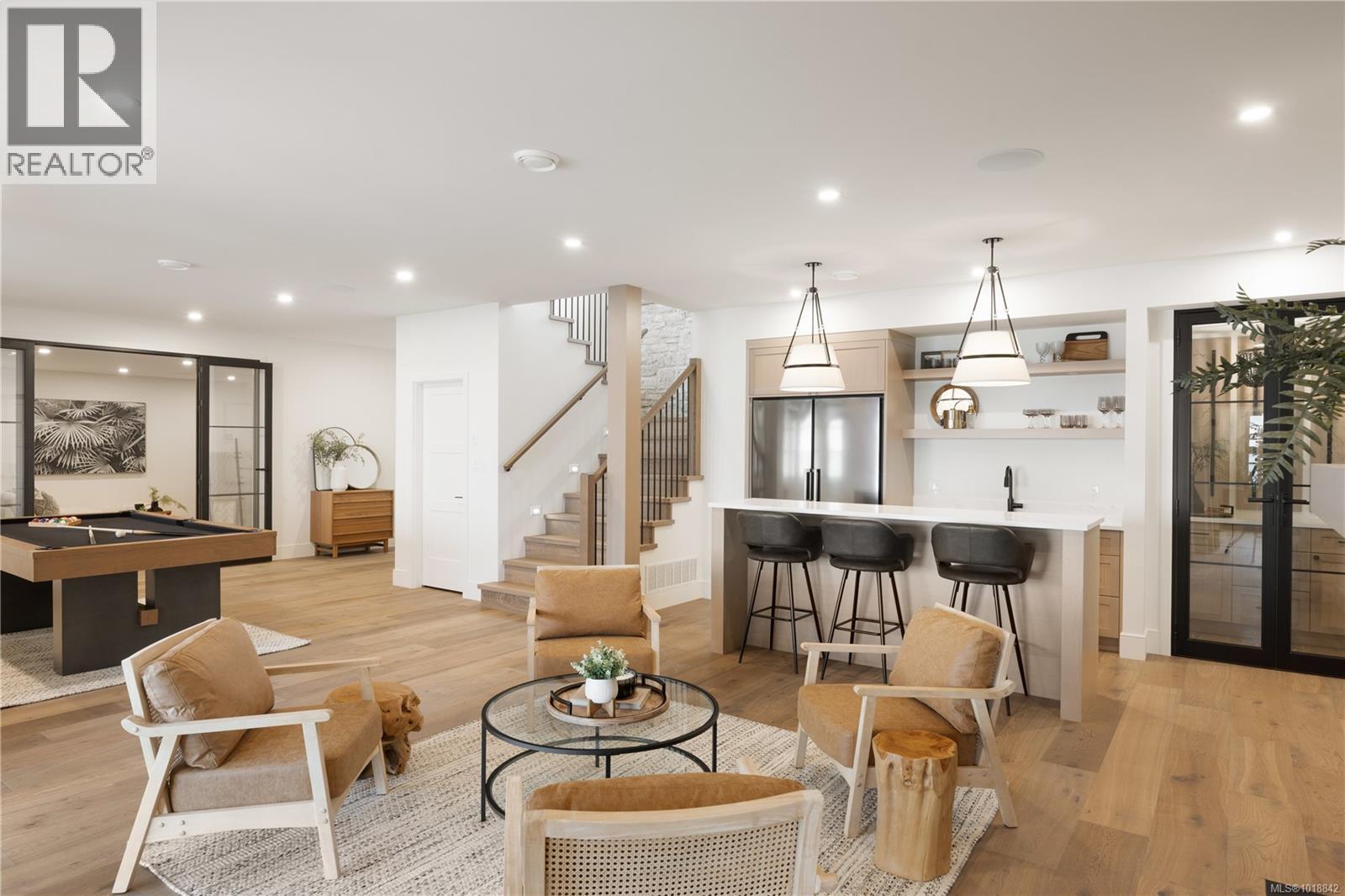  3080 Beachfront Crescent, Mill Bay