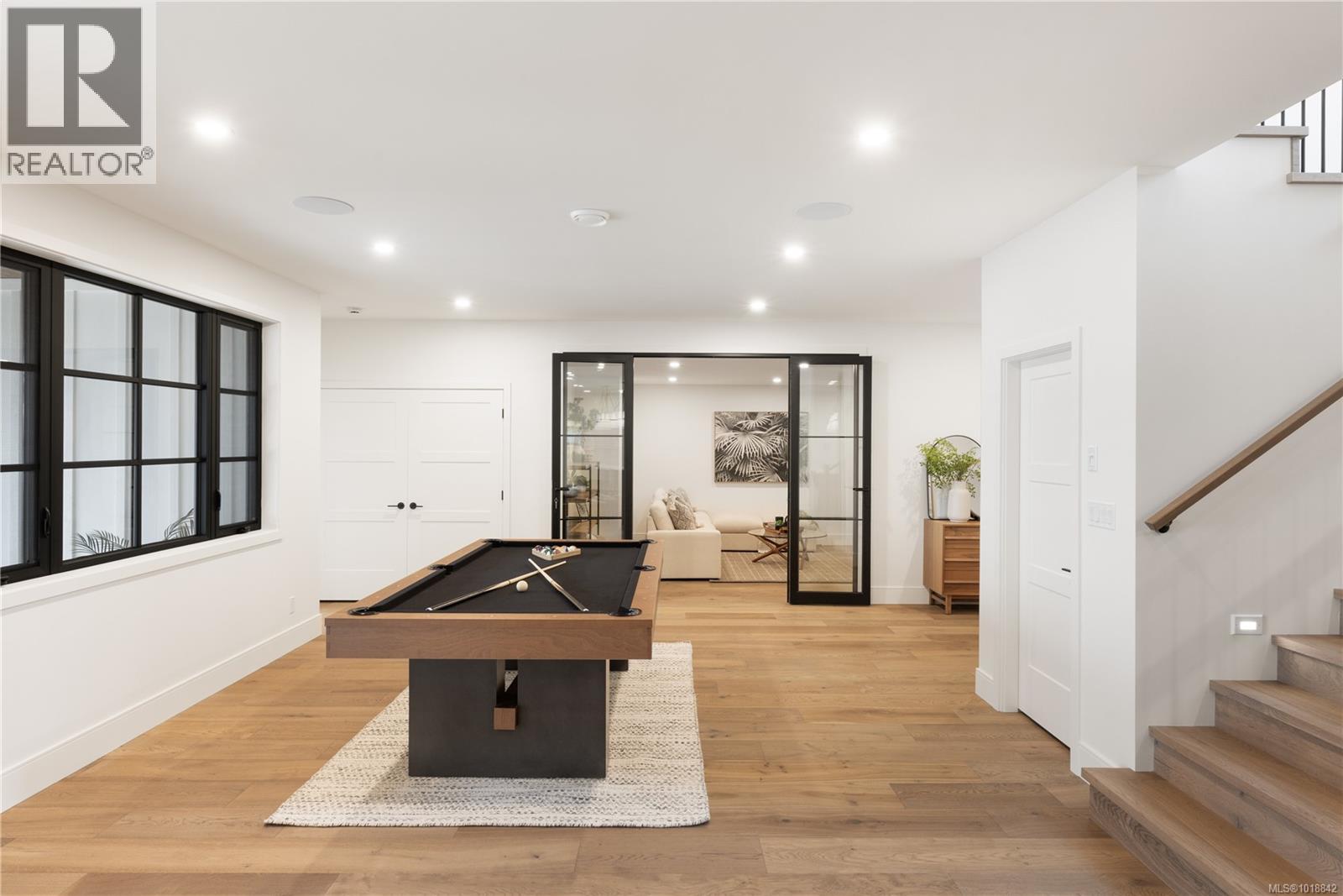  3080 Beachfront Crescent, Mill Bay