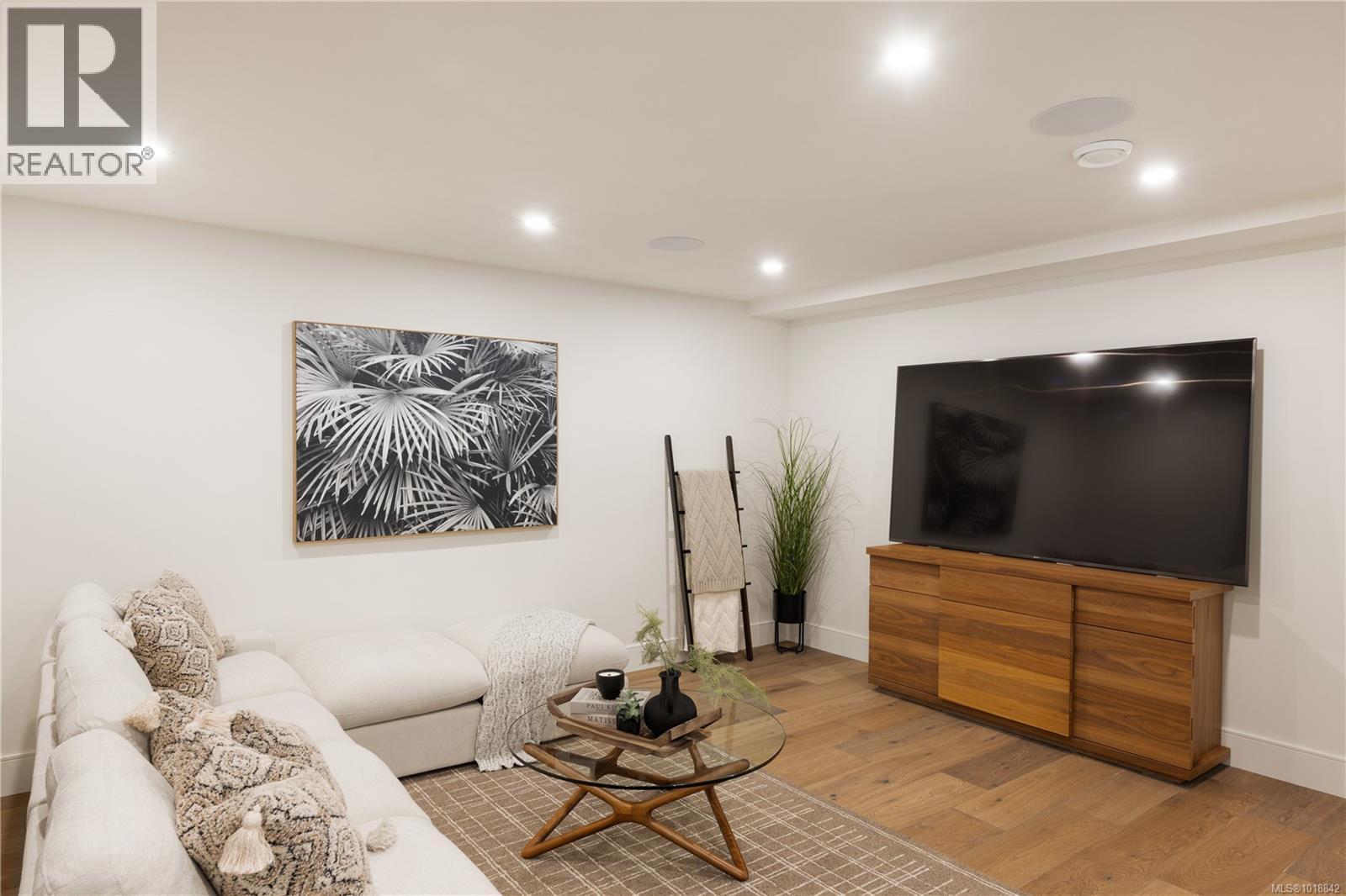  3080 Beachfront Crescent, Mill Bay