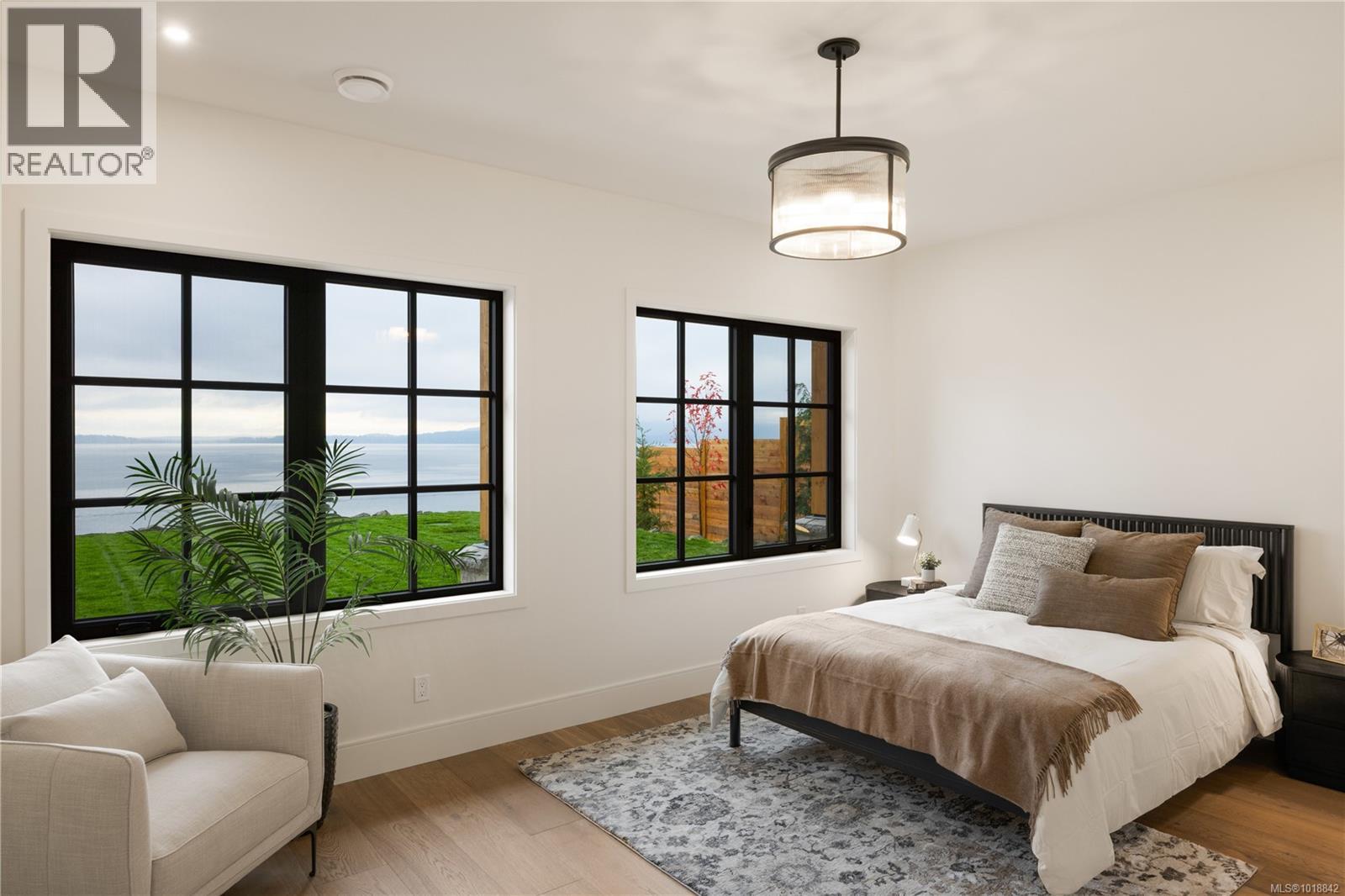  3080 Beachfront Crescent, Mill Bay