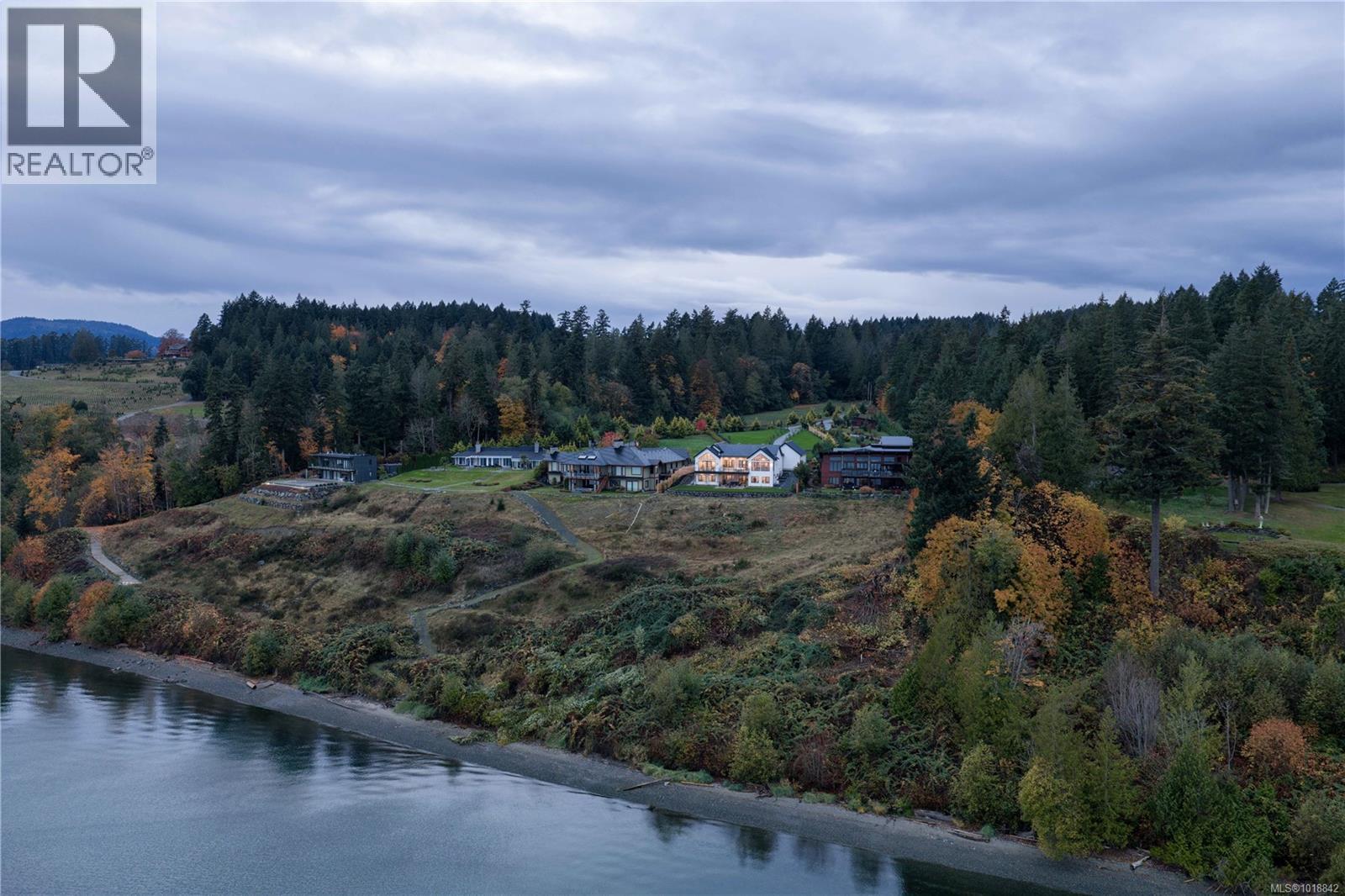  3080 Beachfront Crescent, Mill Bay