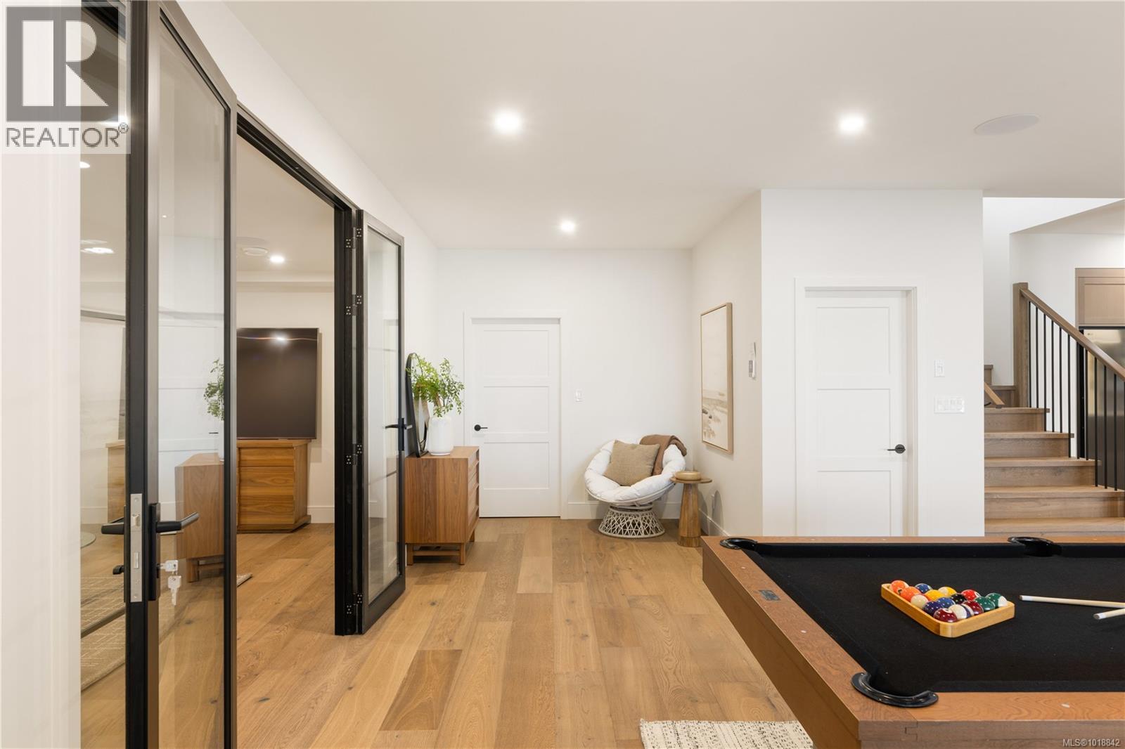  3080 Beachfront Crescent, Mill Bay