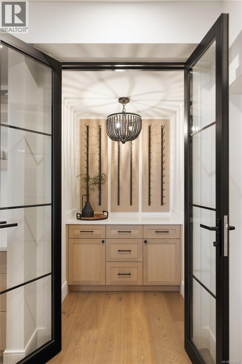  3080 Beachfront Crescent, Mill Bay