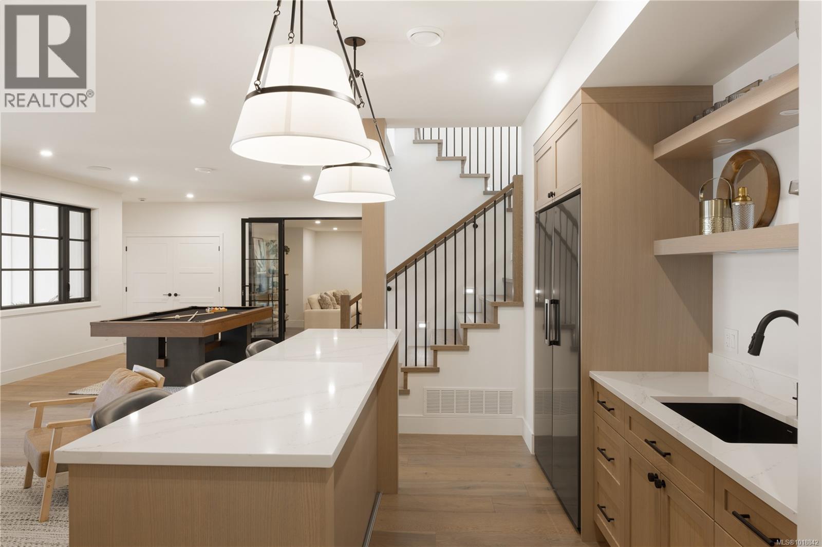  3080 Beachfront Crescent, Mill Bay