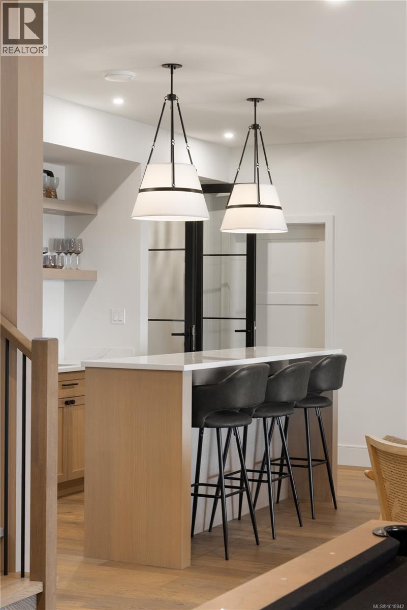  3080 Beachfront Crescent, Mill Bay