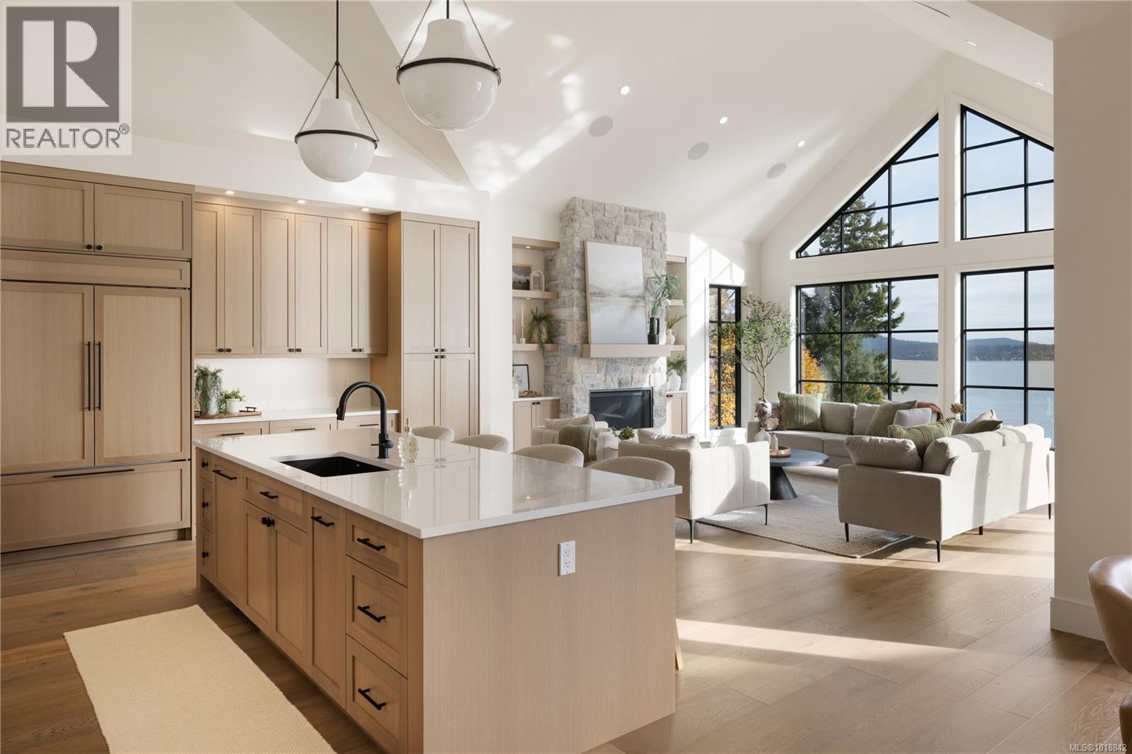  3080 Beachfront Crescent, Mill Bay