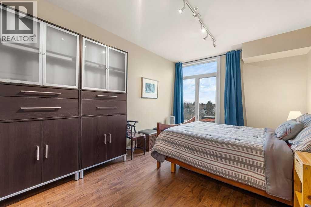 Single Family House for Sale in    Avenue NW Crescent Heights Calgary 