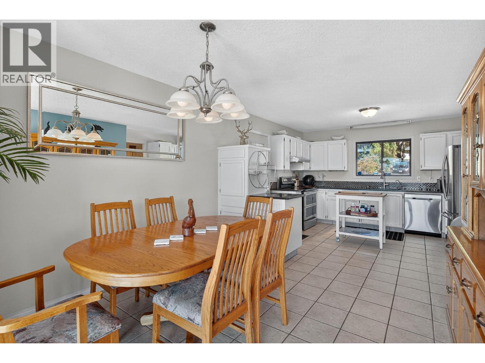  4105 3rd Avenue, Peachland