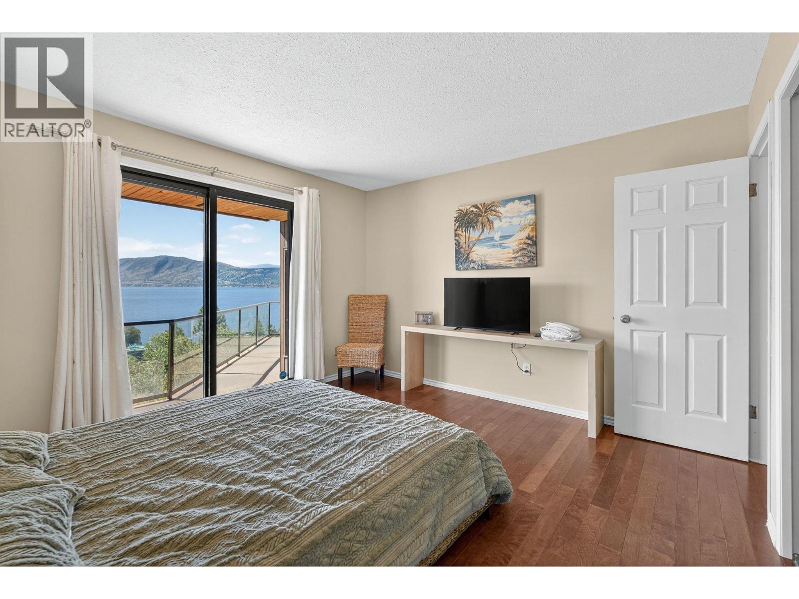  4105 3rd Avenue, Peachland