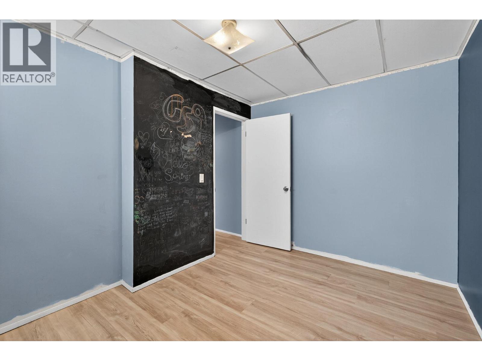  4105 3rd Avenue, Peachland