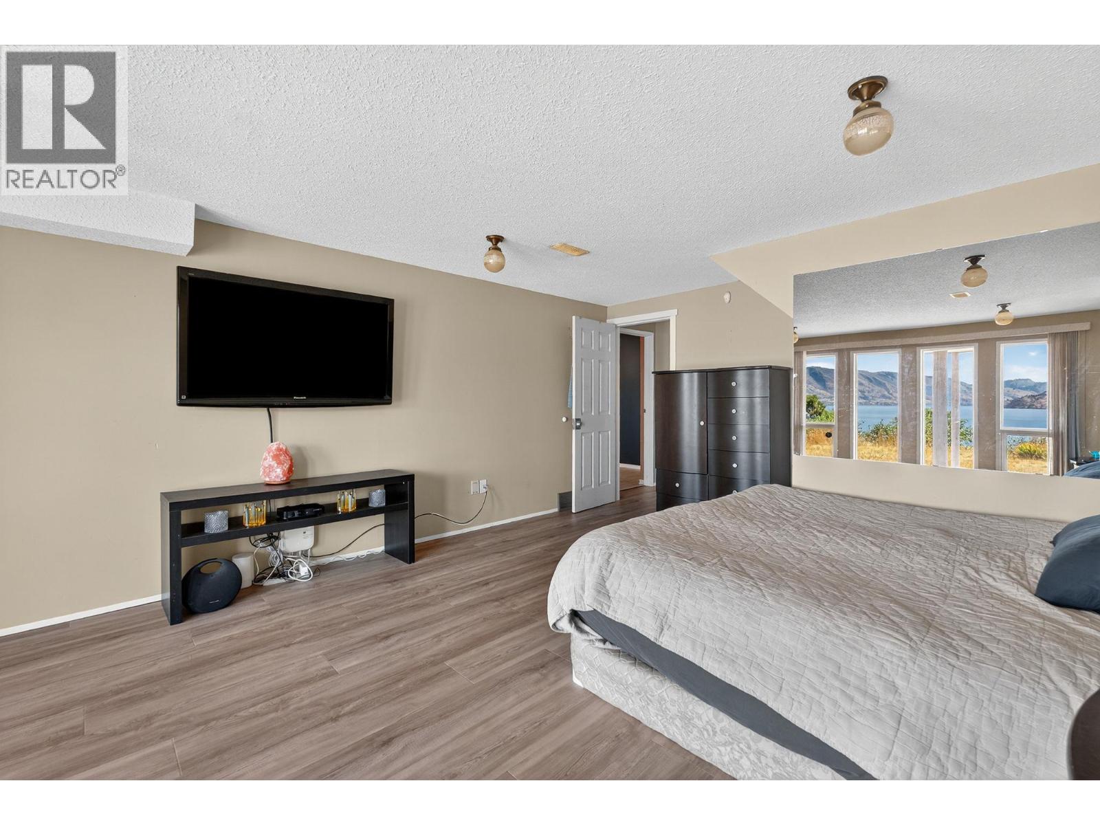  4105 3rd Avenue, Peachland