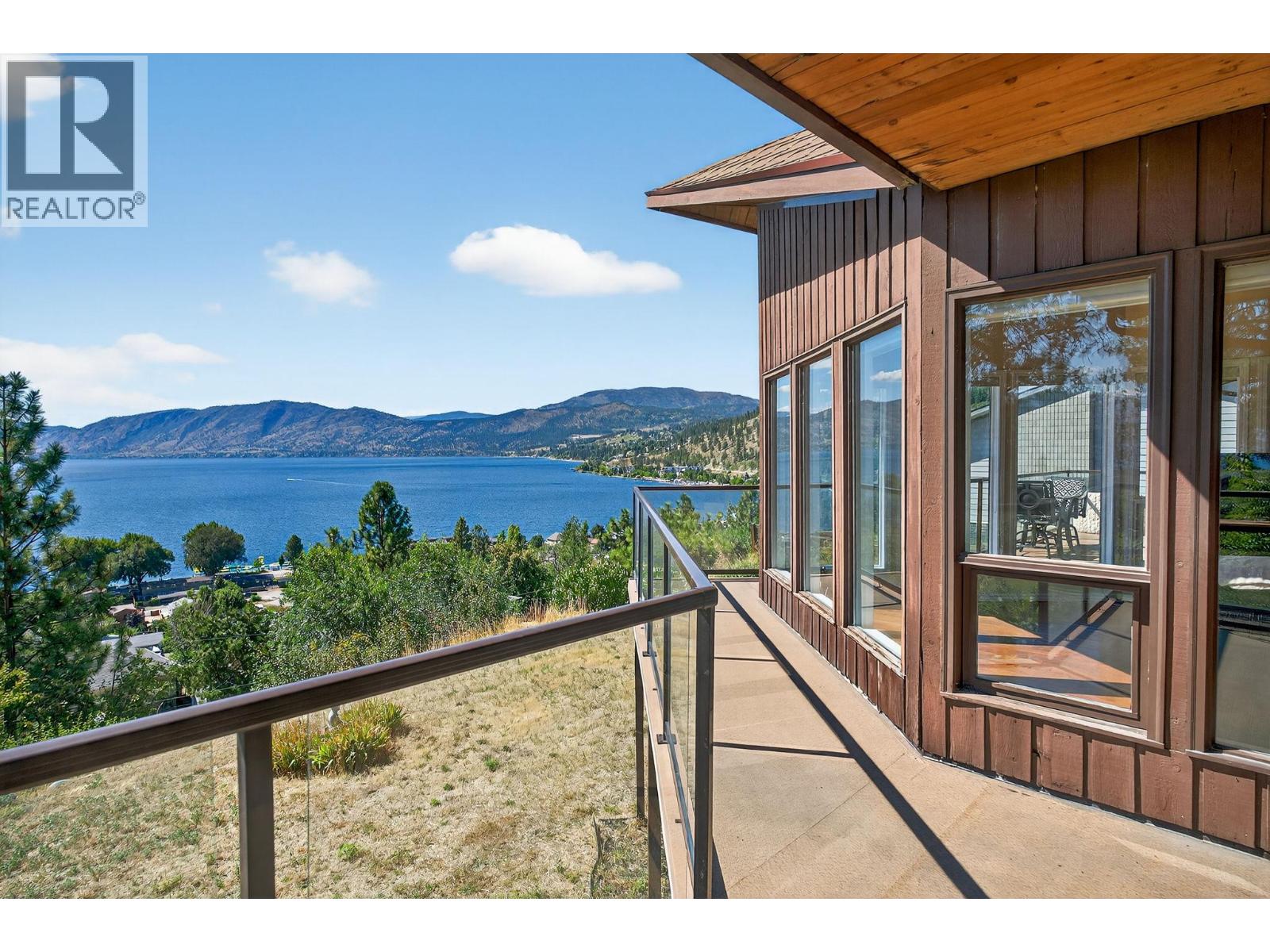  4105 3rd Avenue, Peachland