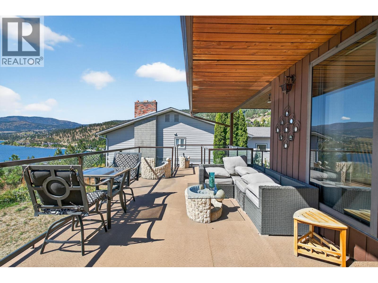  4105 3rd Avenue, Peachland