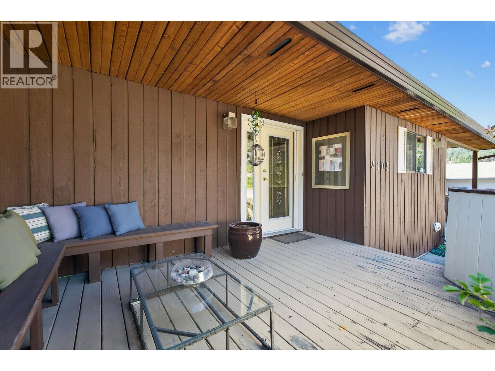  4105 3rd Avenue, Peachland