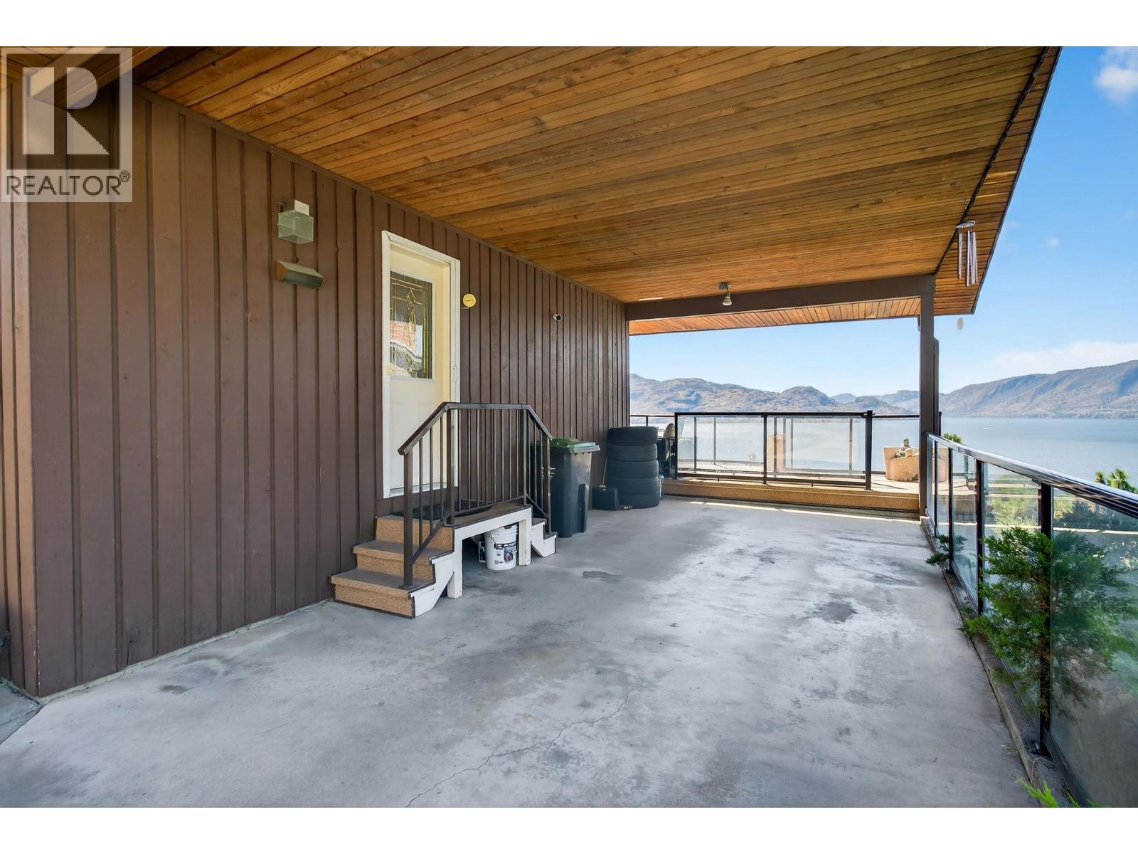  4105 3rd Avenue, Peachland