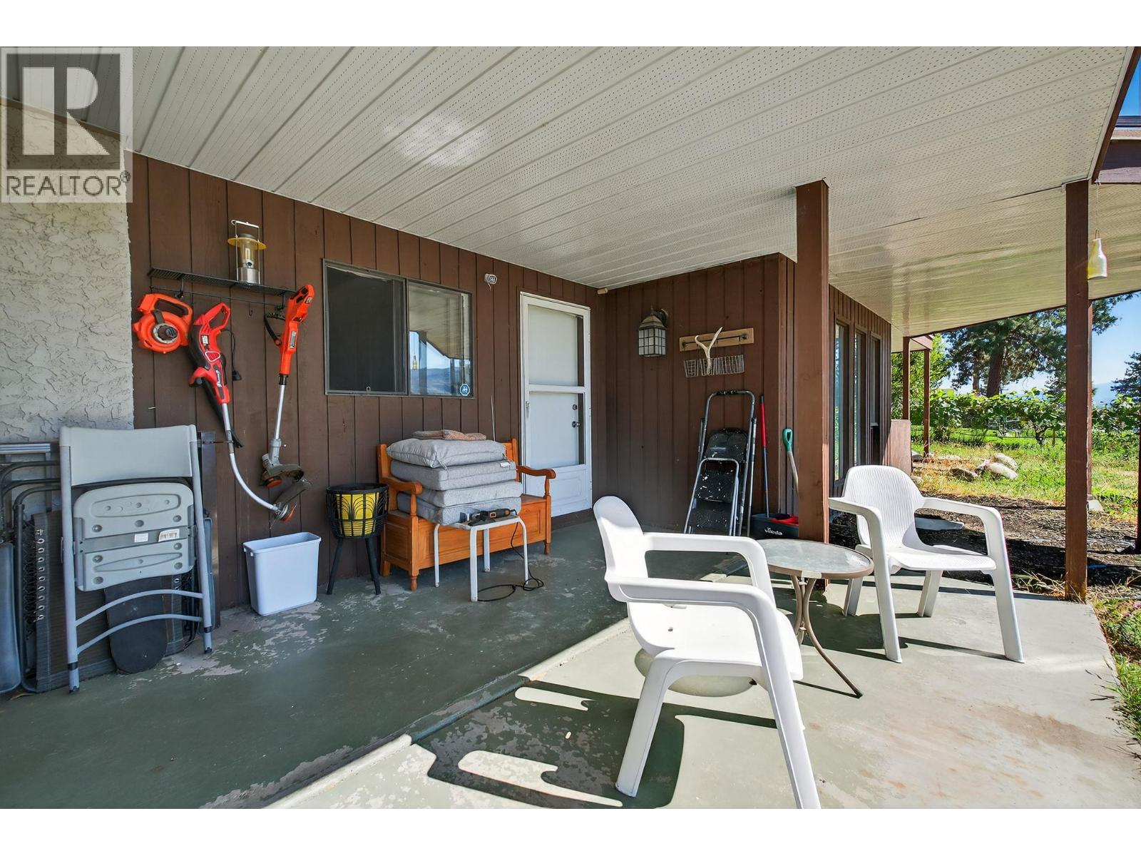  4105 3rd Avenue, Peachland