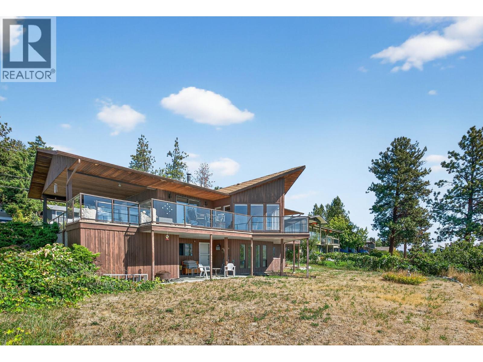  4105 3rd Avenue, Peachland