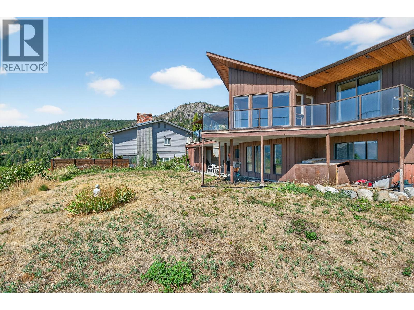  4105 3rd Avenue, Peachland