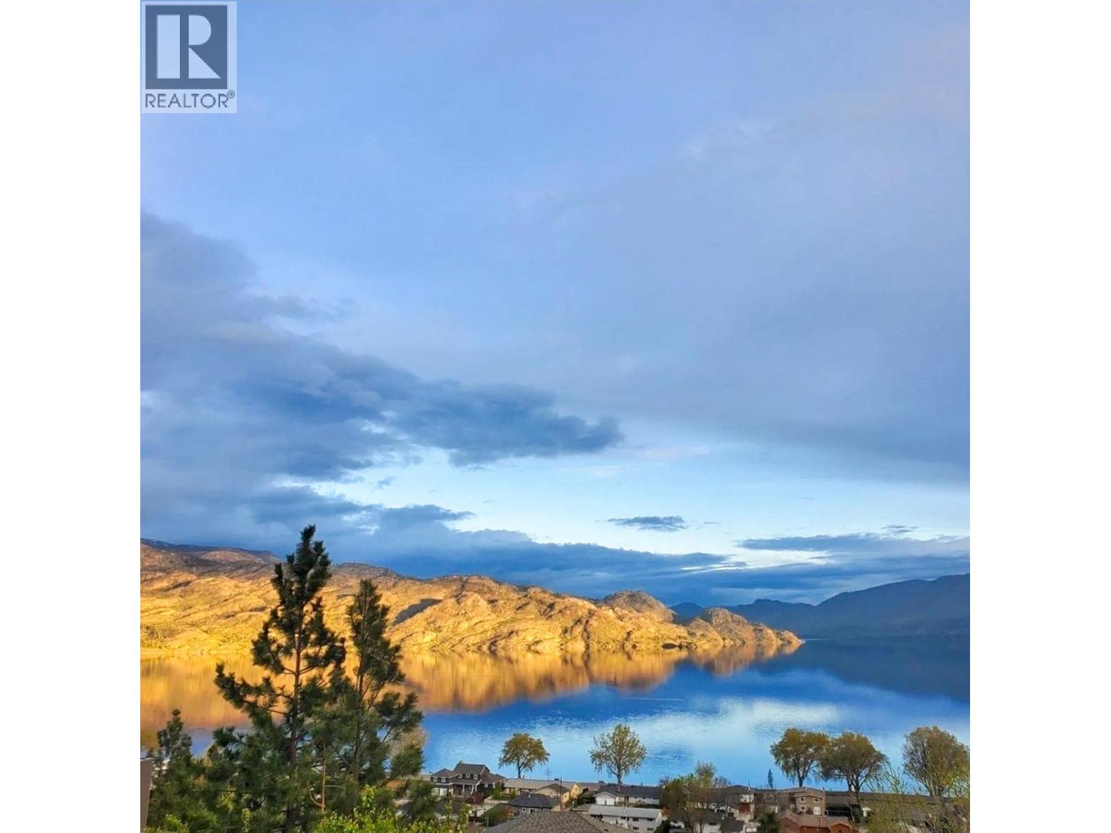  4105 3rd Avenue, Peachland