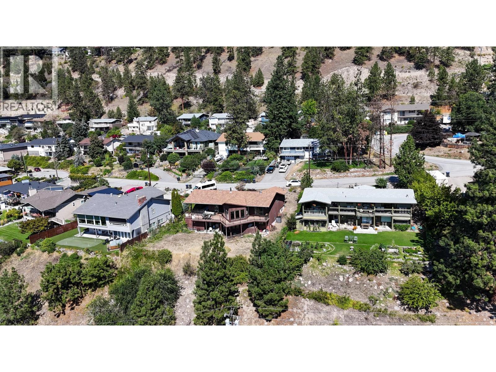  4105 3rd Avenue, Peachland