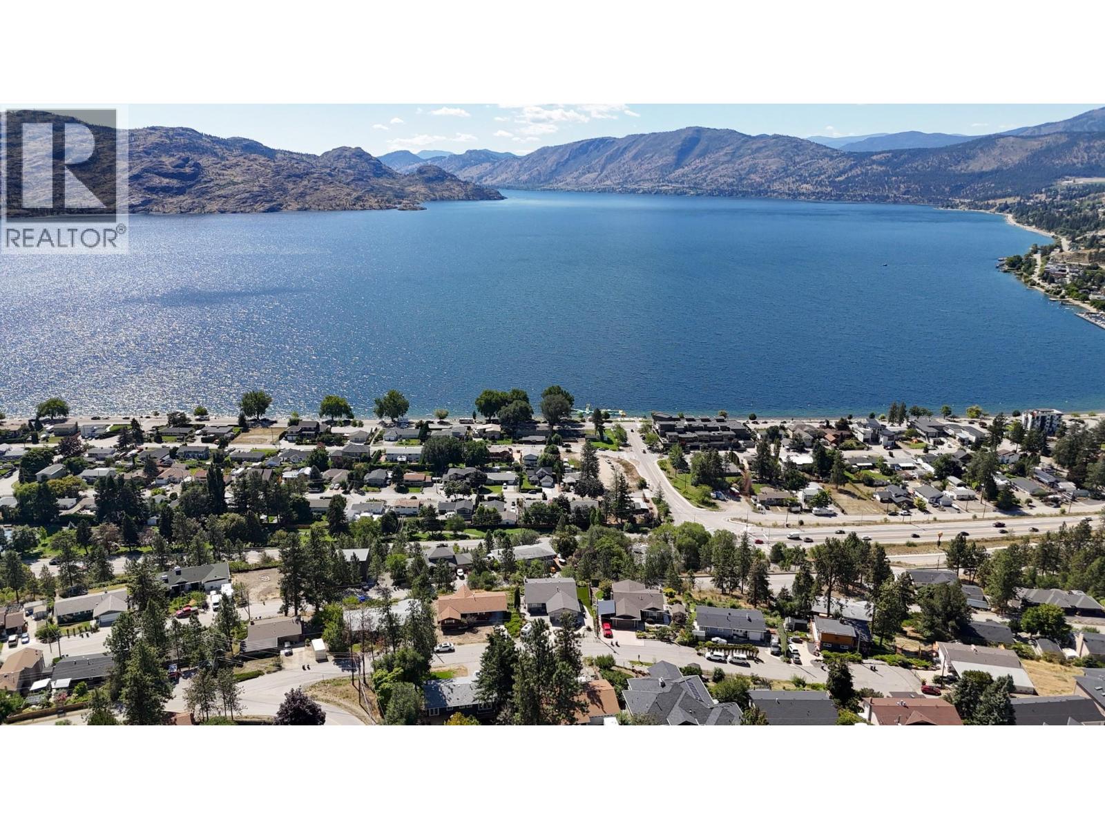  4105 3rd Avenue, Peachland