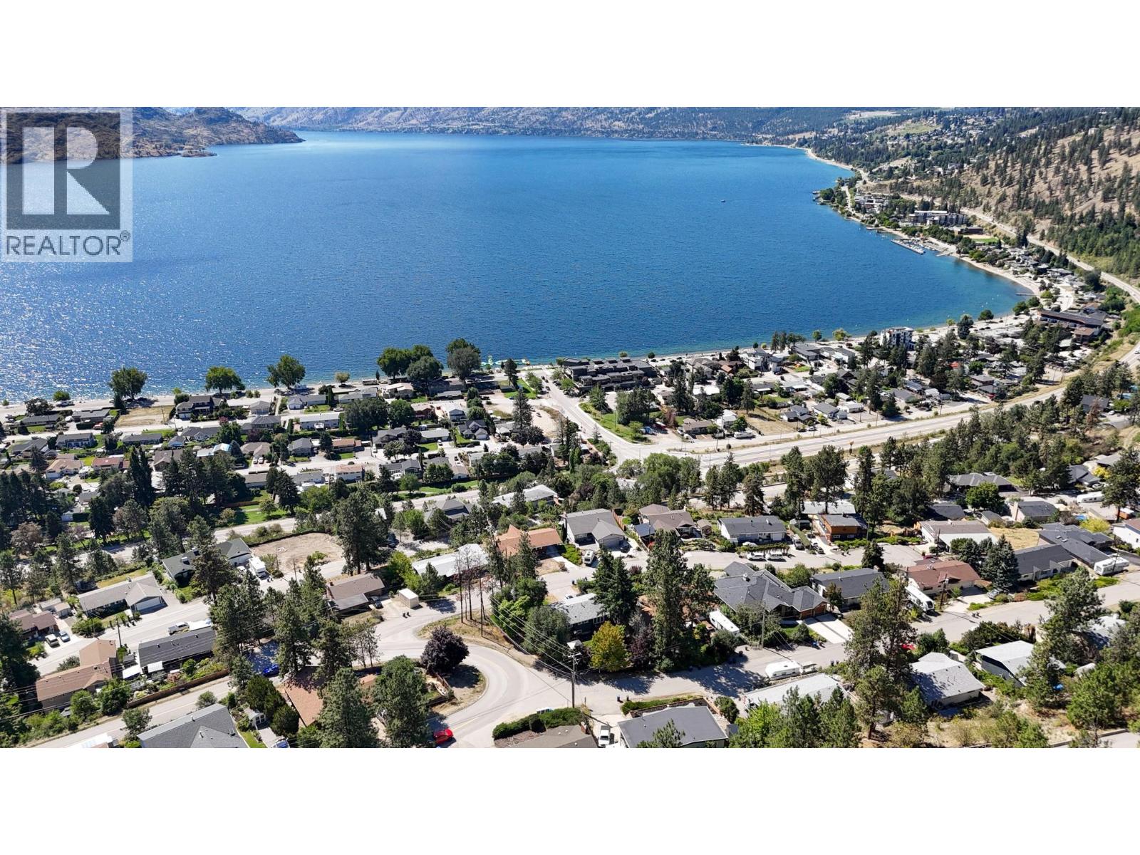  4105 3rd Avenue, Peachland