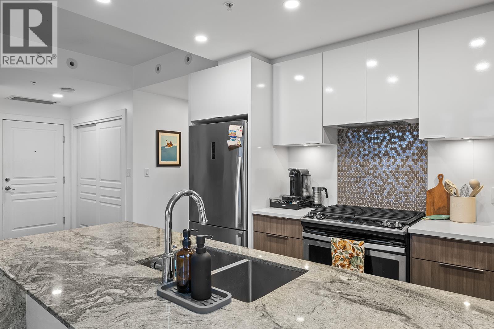 905 1151 Sunset Drive, Kelowna