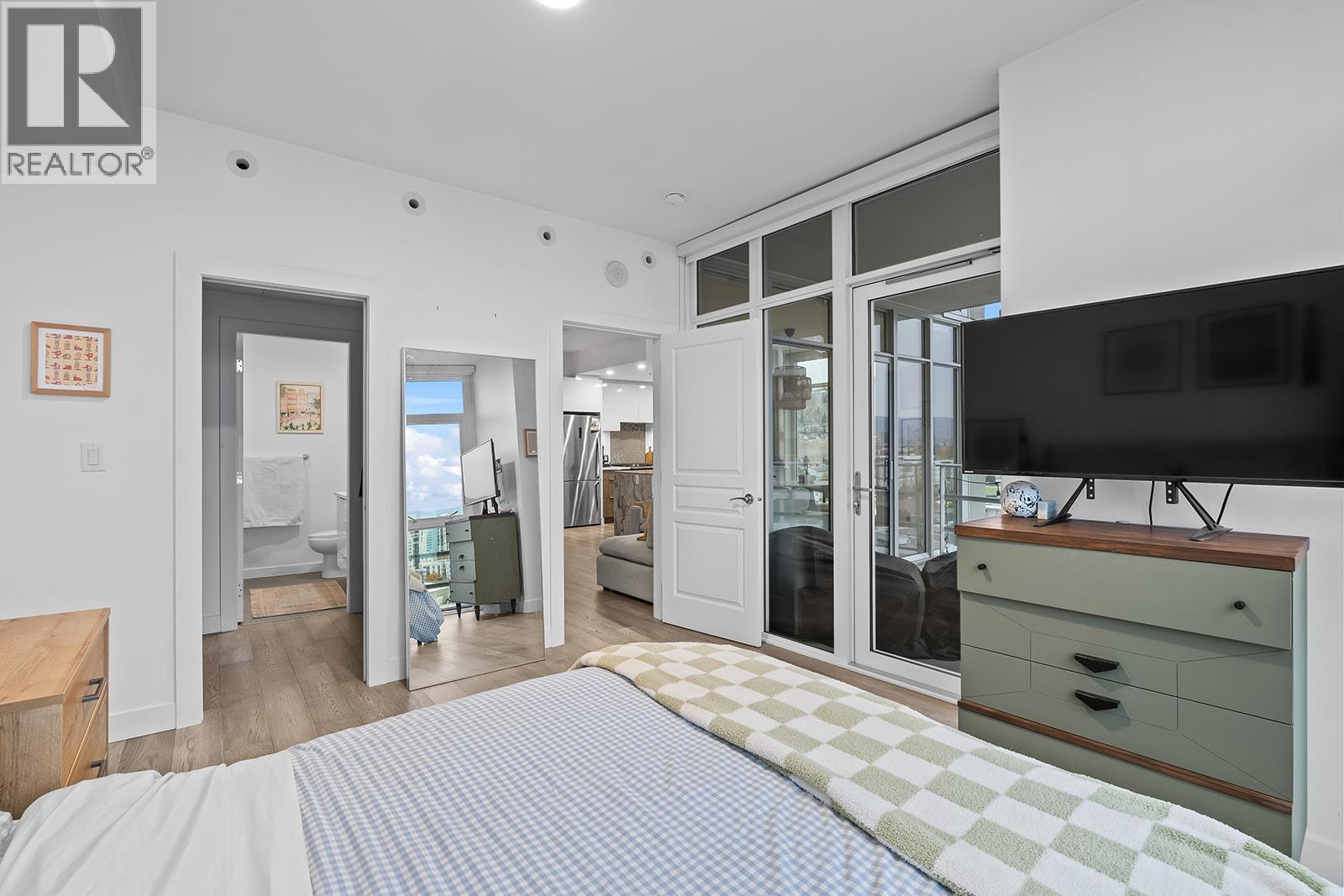 905 1151 Sunset Drive, Kelowna