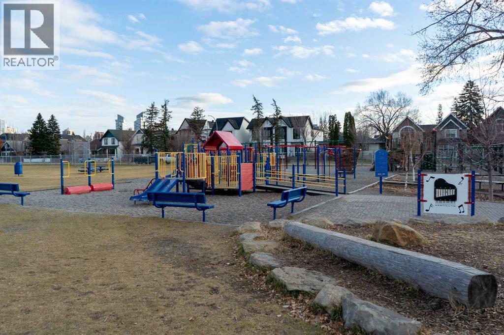 Single Family House for Sale in   Avenue NW West Hillhurst Calgary 