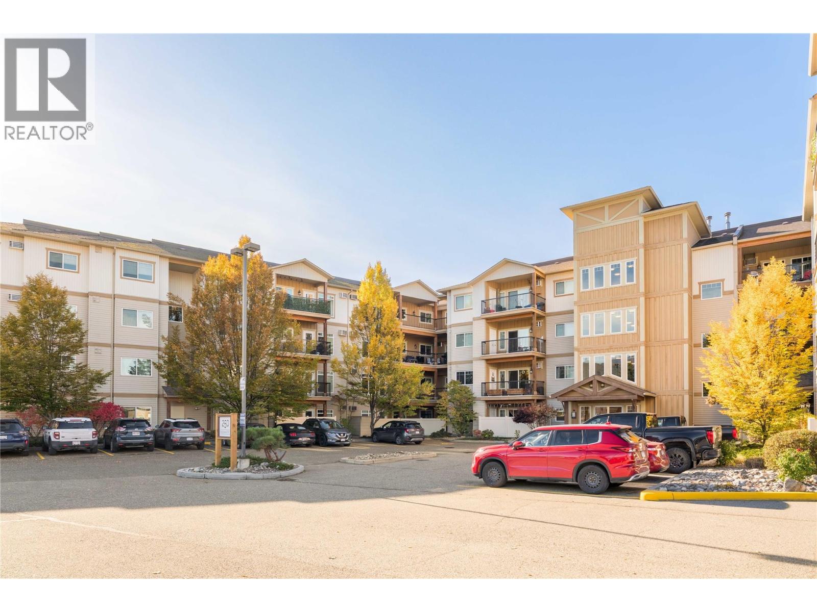 206 250 Hollywood Road South, Kelowna