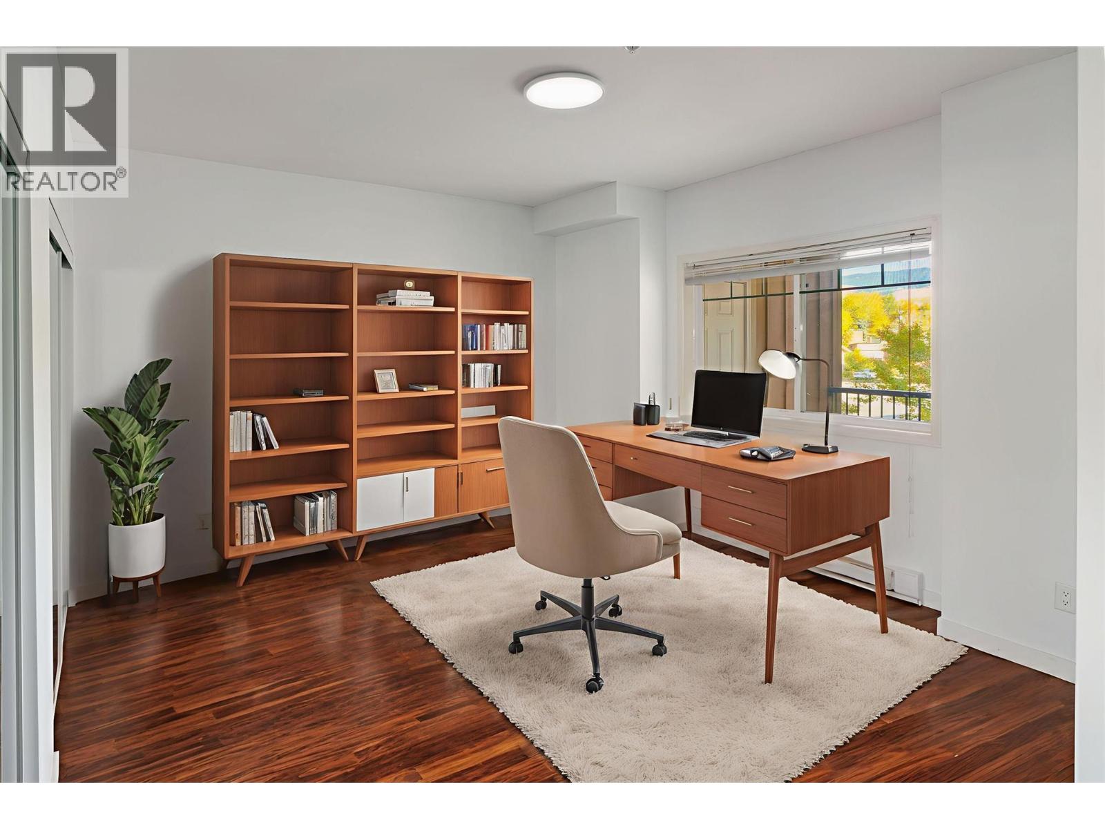 206 250 Hollywood Road South, Kelowna