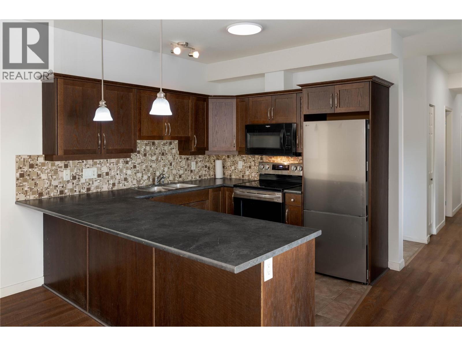 206 250 Hollywood Road South, Kelowna