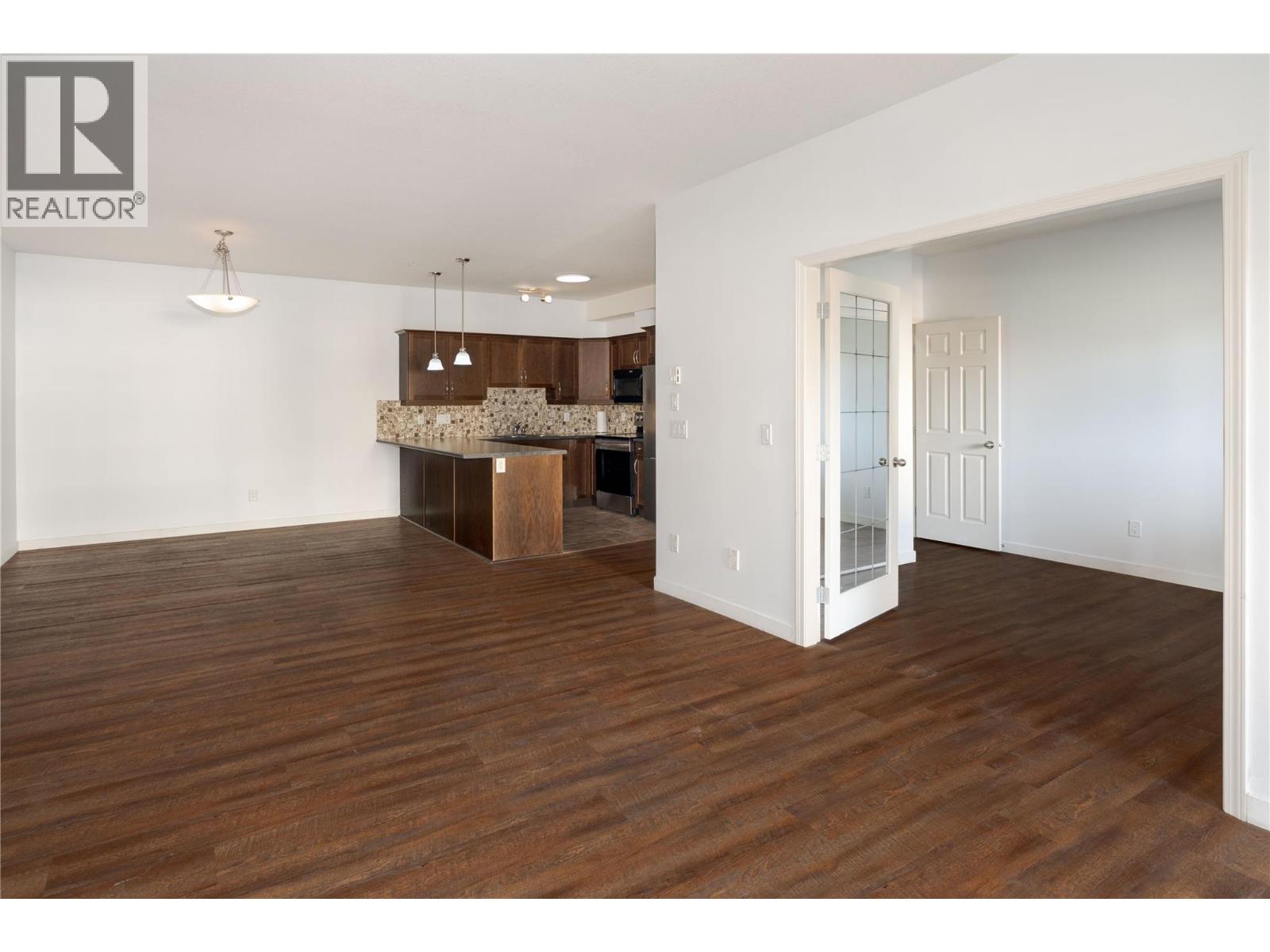 206 250 Hollywood Road South, Kelowna