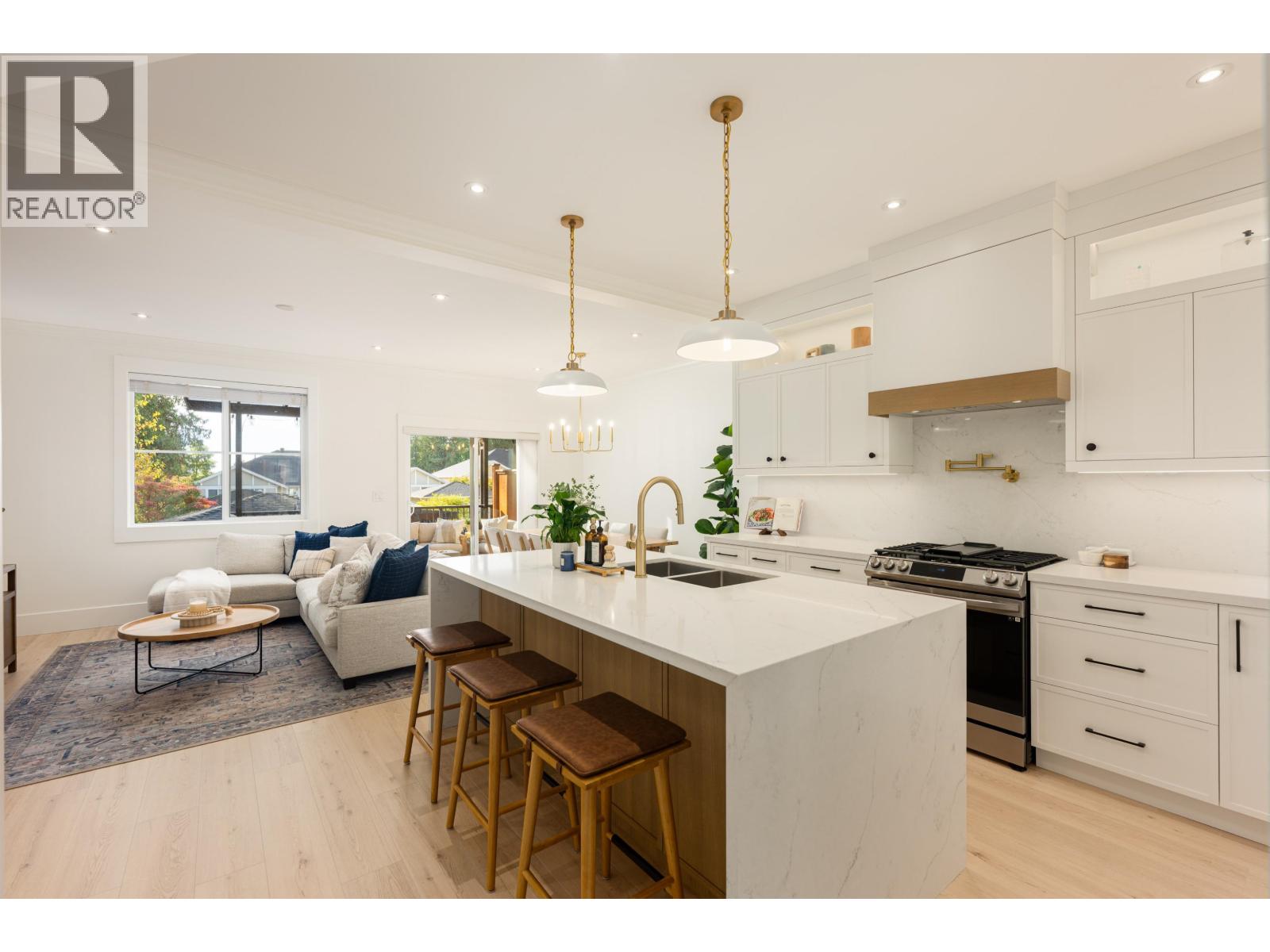 3382 MASON AVENUE, Coquitlam