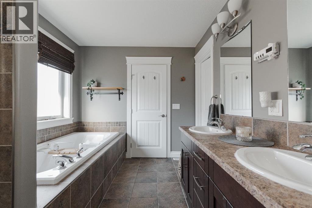 135 Crane Place, Fort McMurray