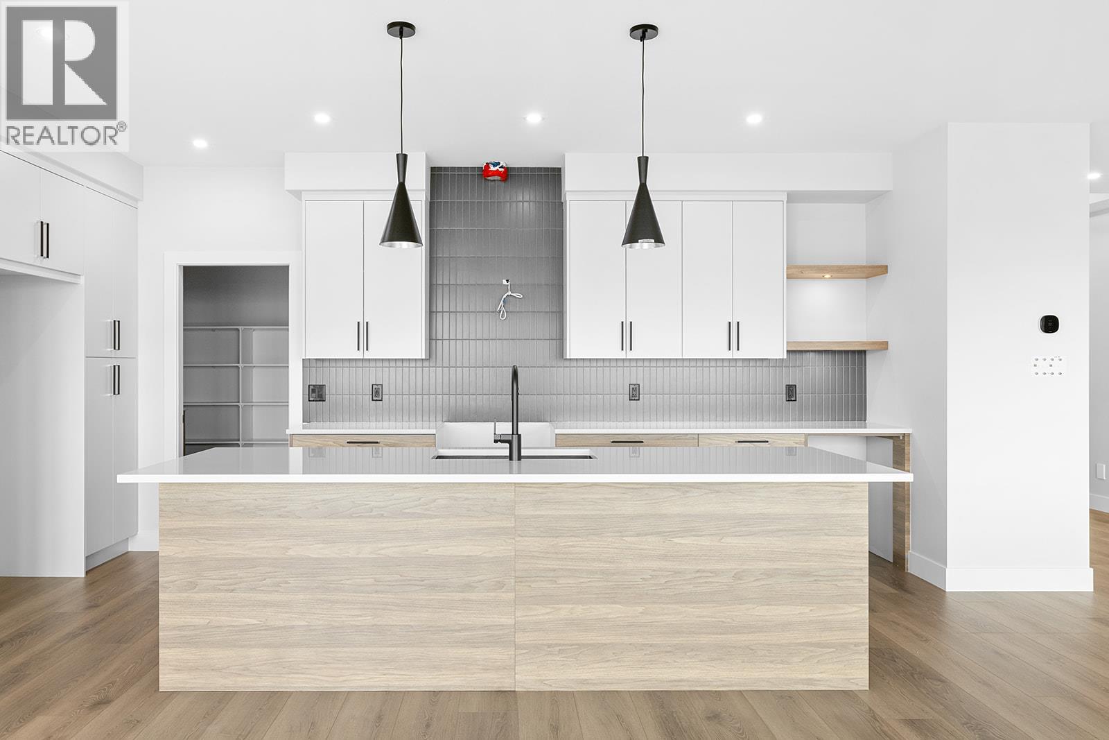  1154 Lone Pine Drive, Kelowna