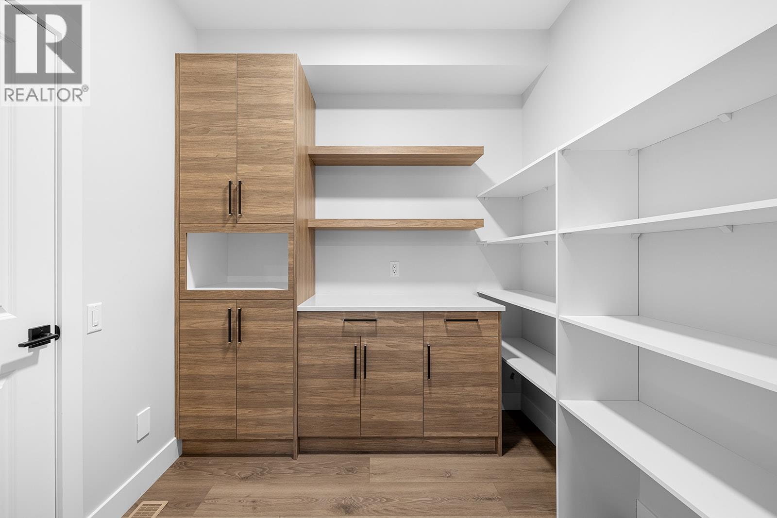  1154 Lone Pine Drive, Kelowna