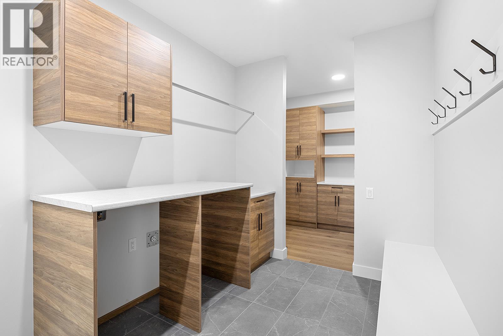  1154 Lone Pine Drive, Kelowna