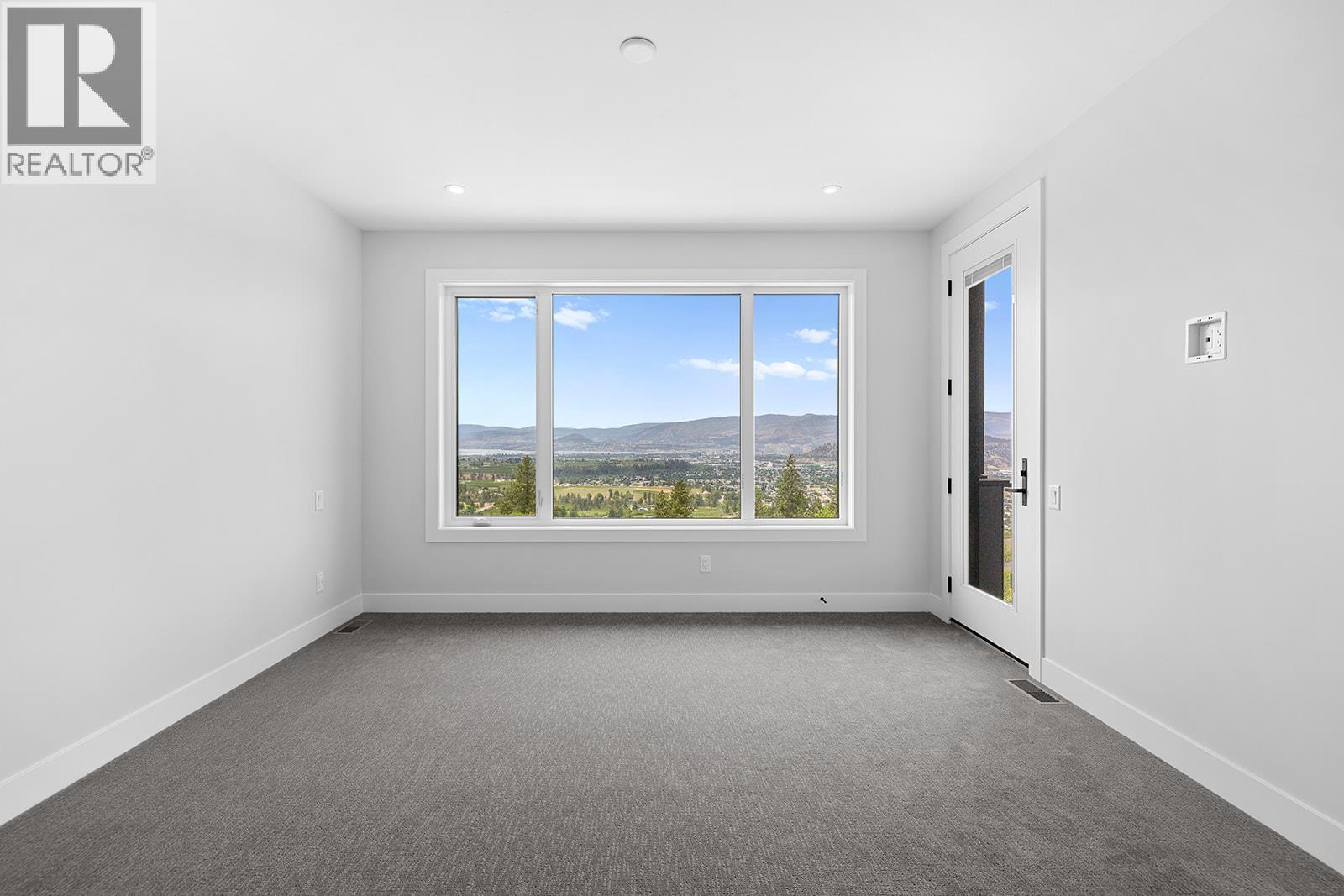  1154 Lone Pine Drive, Kelowna