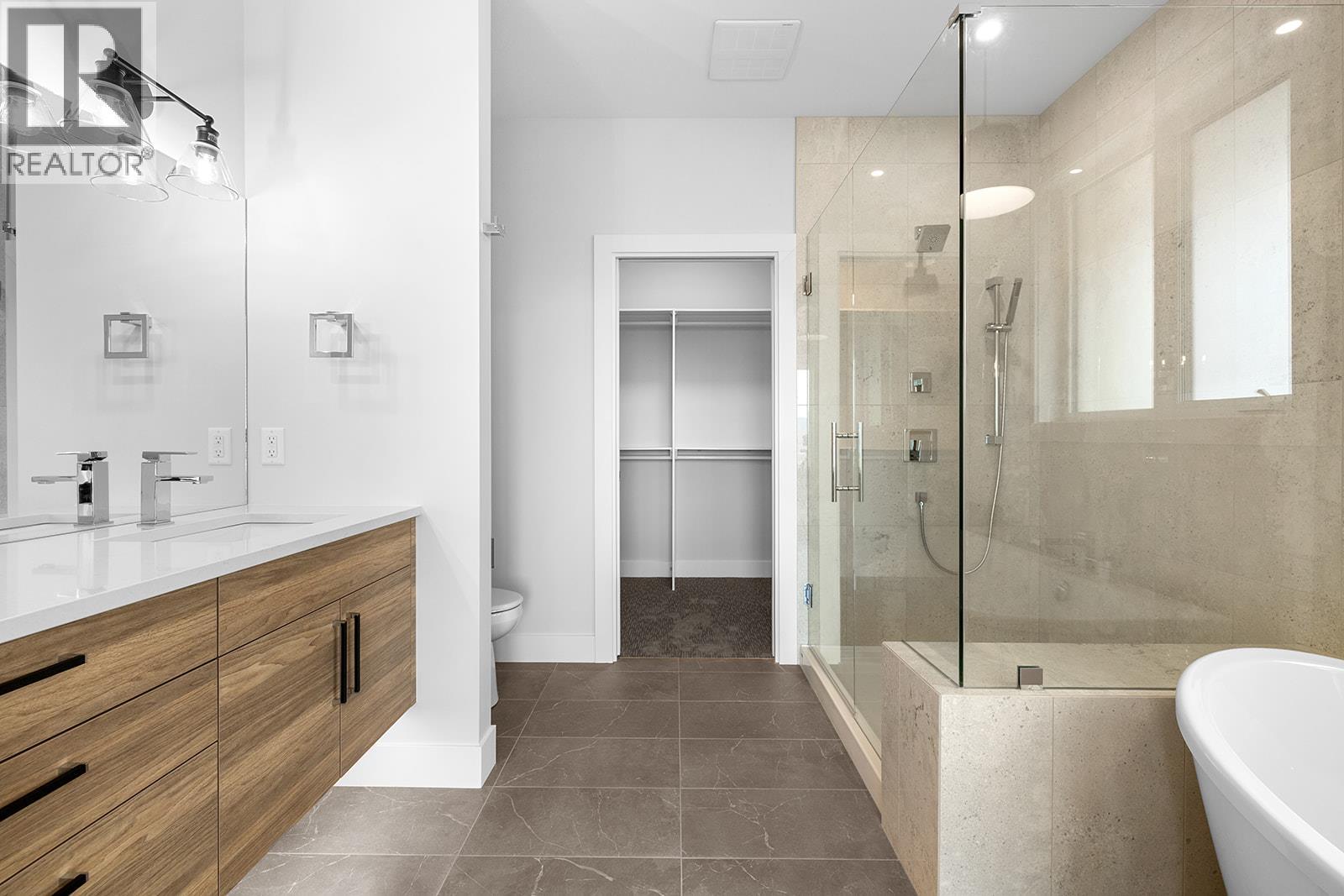  1154 Lone Pine Drive, Kelowna