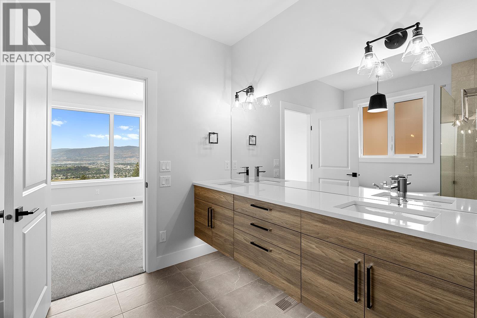  1154 Lone Pine Drive, Kelowna