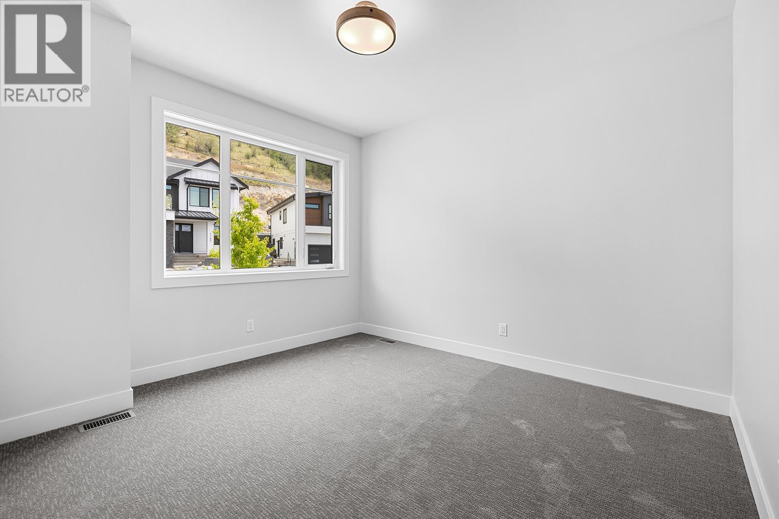  1154 Lone Pine Drive, Kelowna