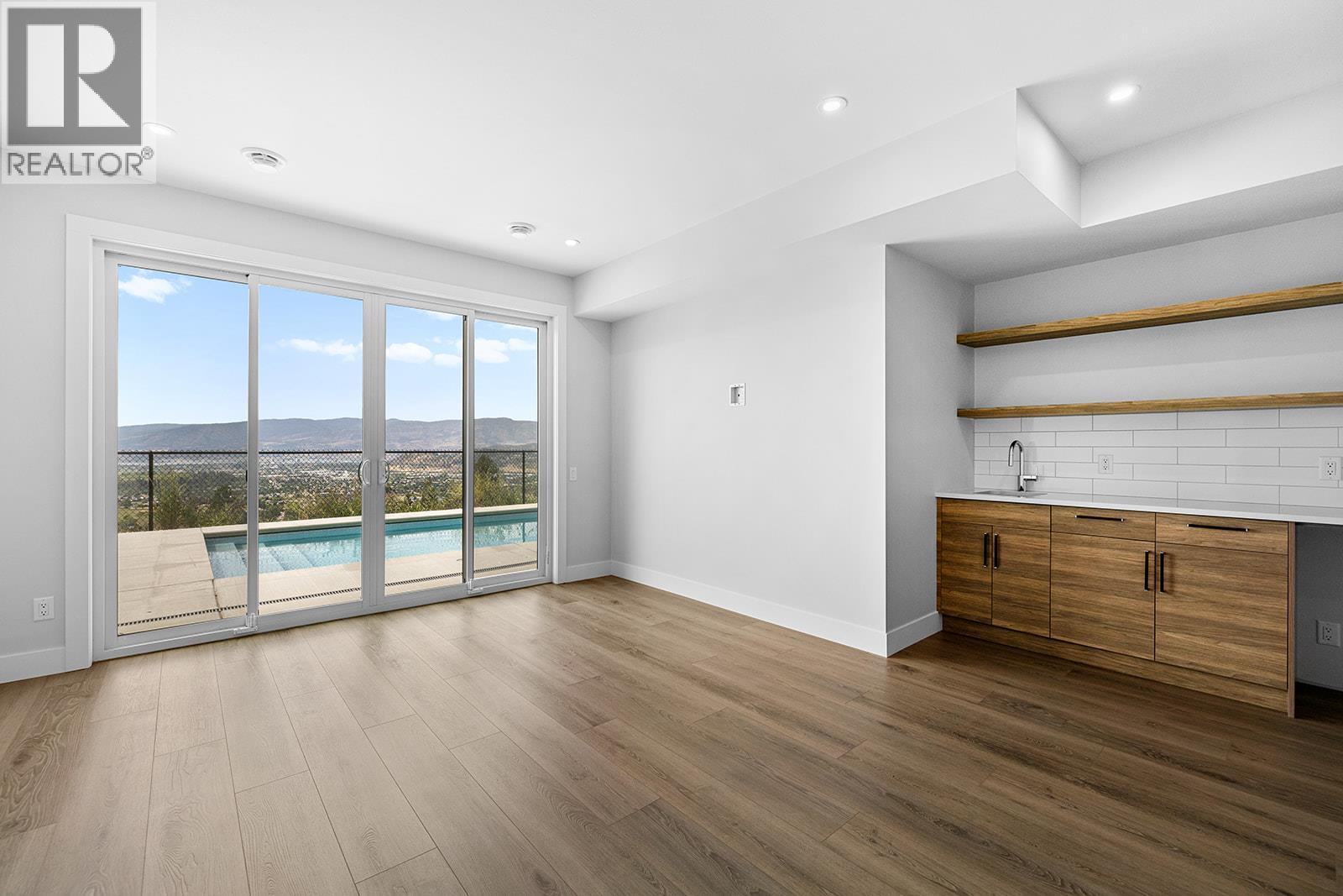  1154 Lone Pine Drive, Kelowna